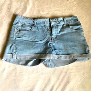 Woman’s jeans shorts
